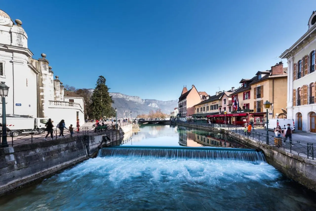 The Attic - Ideally Located In The Old Town Annecy