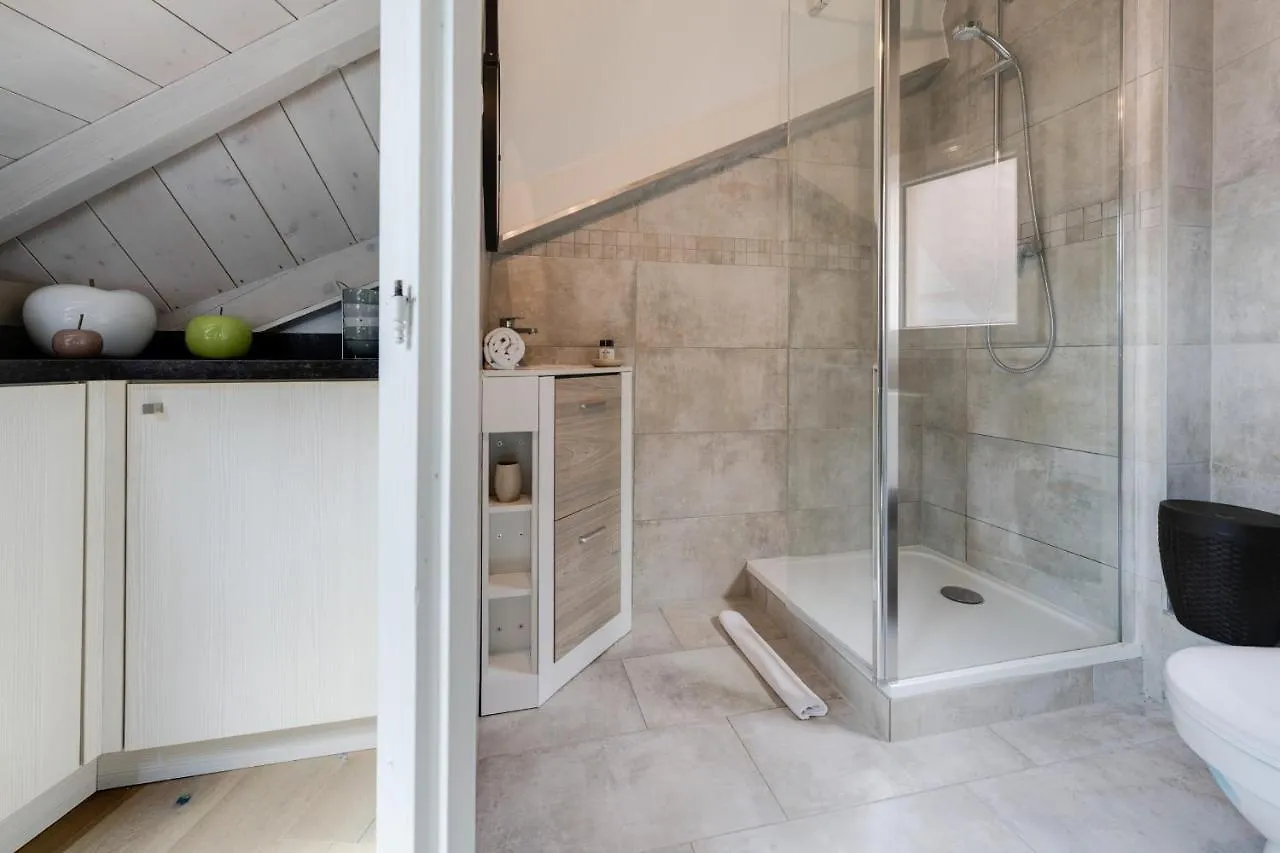 The Attic - Ideally Located In The Old Town Annecy 0*,