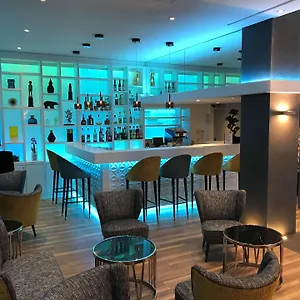 Western Carlton Hotel