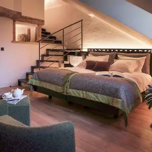 Les Loges Vieille Hotel